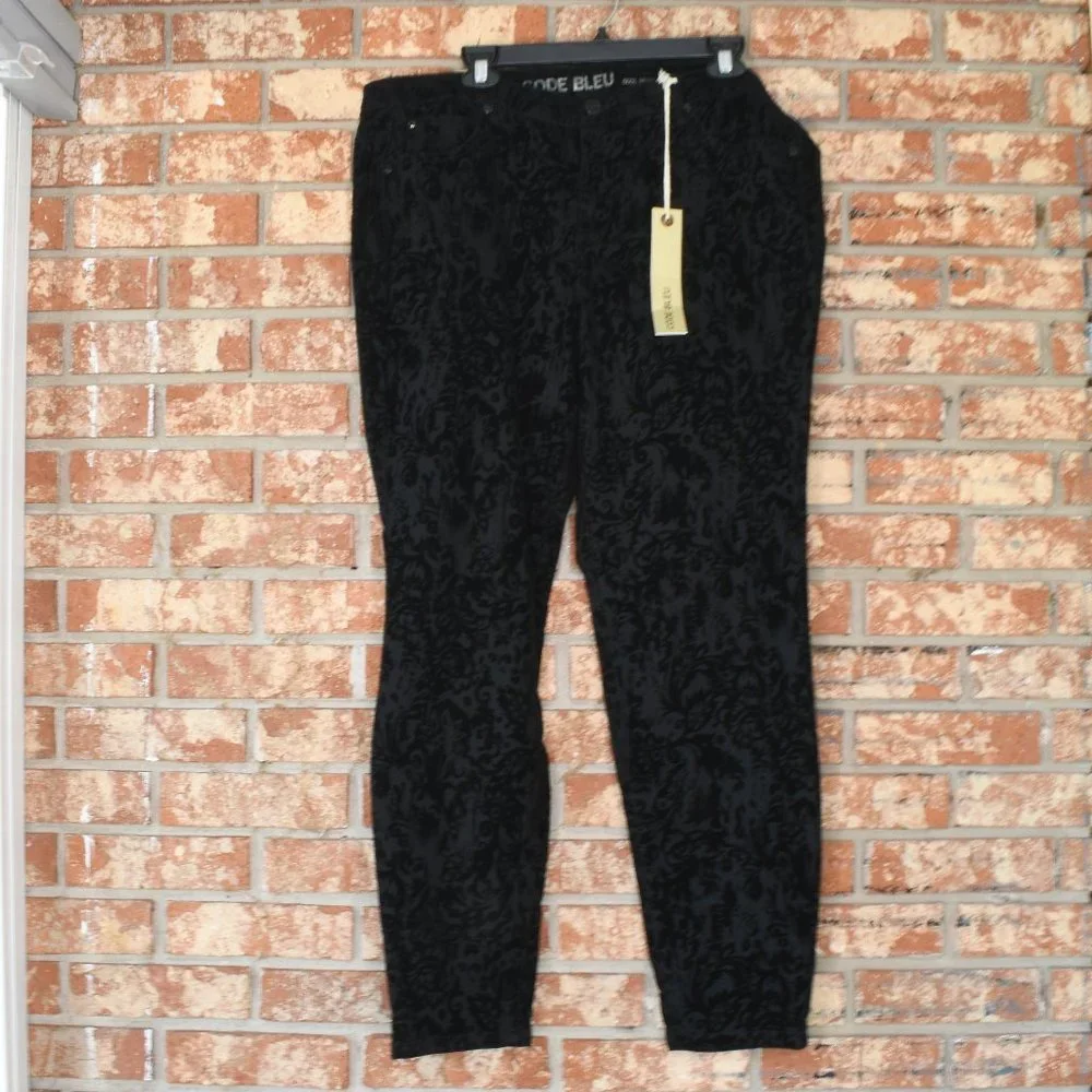 CODE Bleu Skinny Pants NWT - Picture 1 of 6